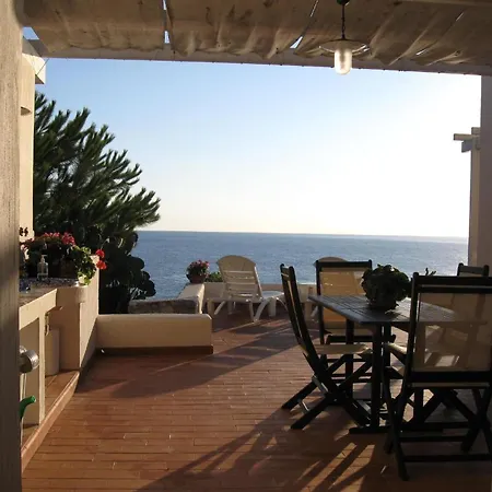 Laura Marie In Aspra Holiday home