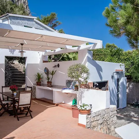 Laura Marie In Aspra Holiday home *