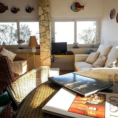 Laura Marie In Aspra Holiday home